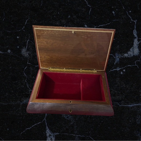 Beautiful Blue Danube Musical Jewelry Box - Picture 6 of 11